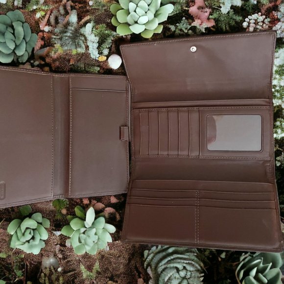 Coach Wallet - Purple/Maroon - Authentic - Picture 4 of 11